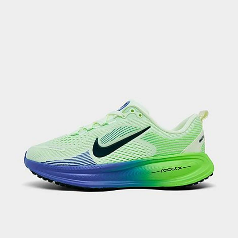 Nike Big Kids Vomero 18 Running Shoes in white/black spruce-v Size: 3.5