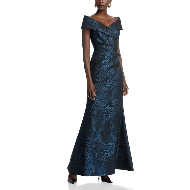 Teri Jon by Rickie Freeman Metallic Jacquard Wavy Pattern Portrait Gown