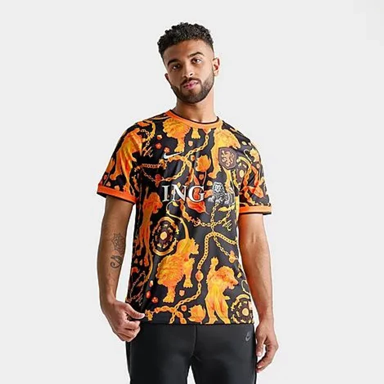 Nike Men's Netherlands x Patta Academy Pro Soccer Top in Hyper Crimson/Black