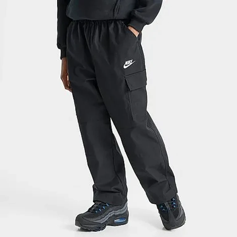 Nike Big Kids Sportswear Club Woven Cargo Pants in Black Size: Small