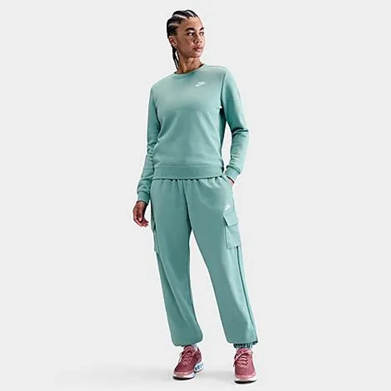 Nike Women's Sportswear Club Fleece Mid-Rise Oversized Cargo Sweatpants in Cannon/White Size: XS
