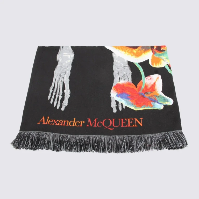 Cachecol Alexander McQueen em mistura de lã preto e multicolorido com estampa de orquídeas e esqueletos
