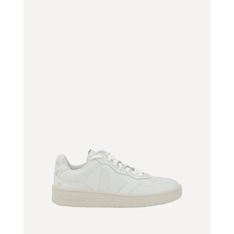 VEJA V-90 Sneakers Female 39