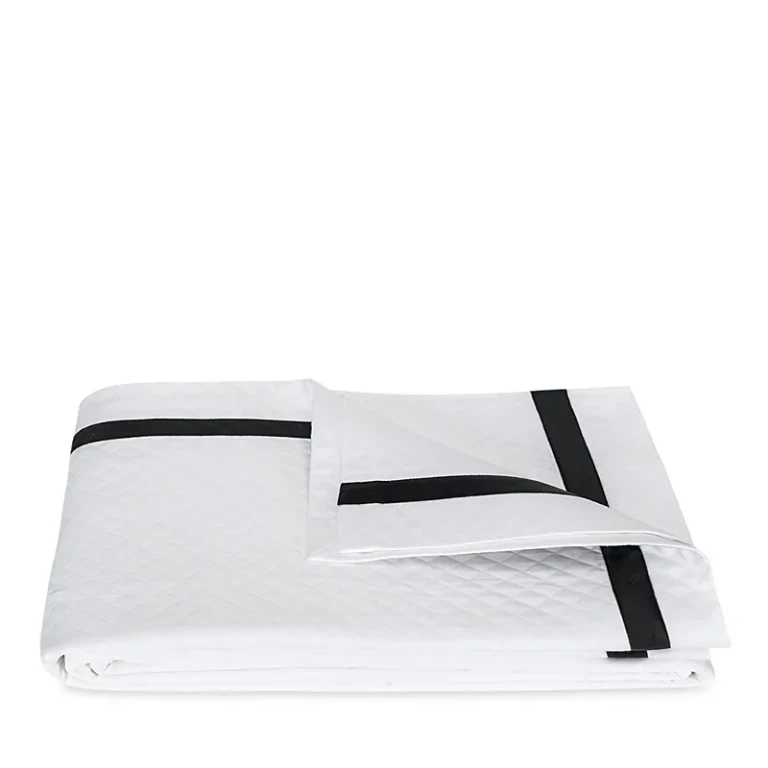 Matouk Lowell Diamond Matelasse Coverlet, Full/Queen