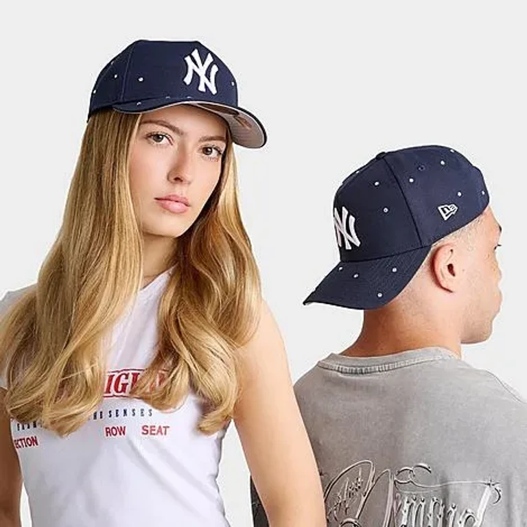 New Era Women's New York Yankees MLB 9FORTY Rhinestone Snapback Hat in Navy/White