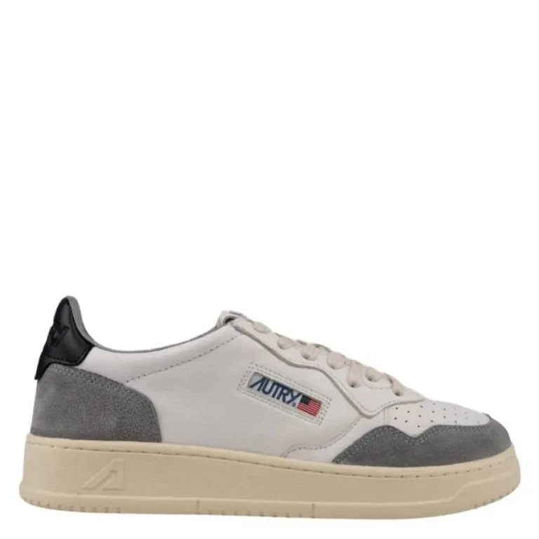 Autry Women's Medalist Low Top Sneakers