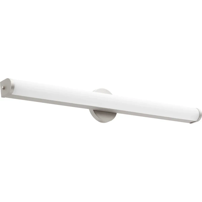 Quorum Transitional 5" Bathroom Vanity Light in Satin Nickel
