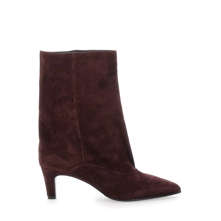 Strategia joelle Bordeaux Ankle Boots With Pointed Design And Low Heel In Suede Woman