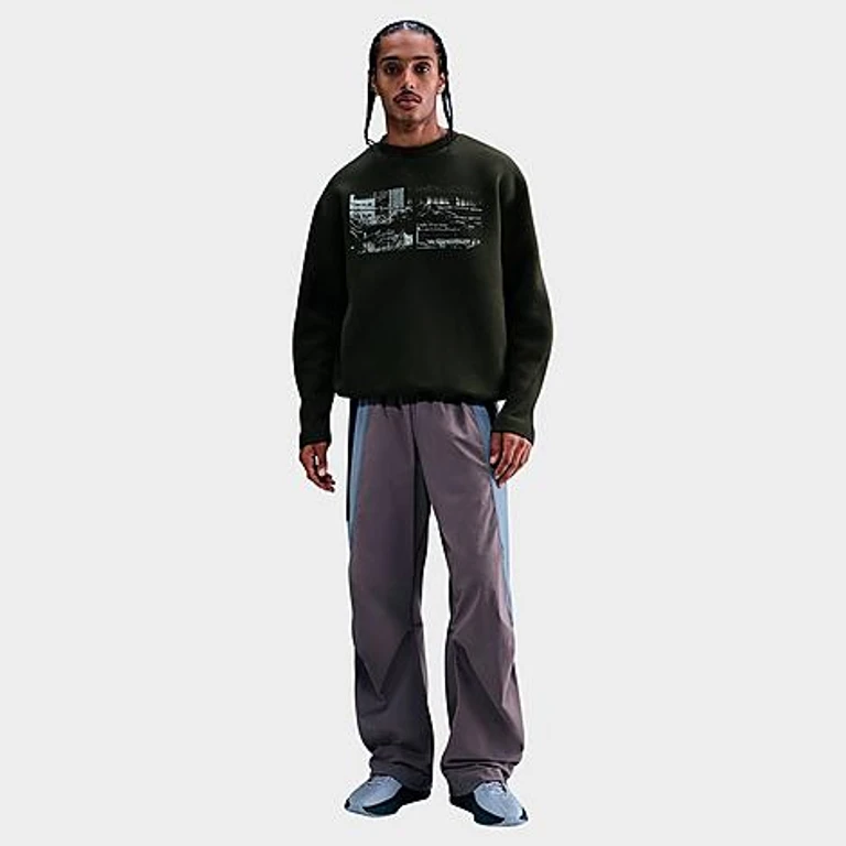 Nike Men's Tech Fleece Reflective Crewneck Sweatshirt in Sequioia/Black Size: XS