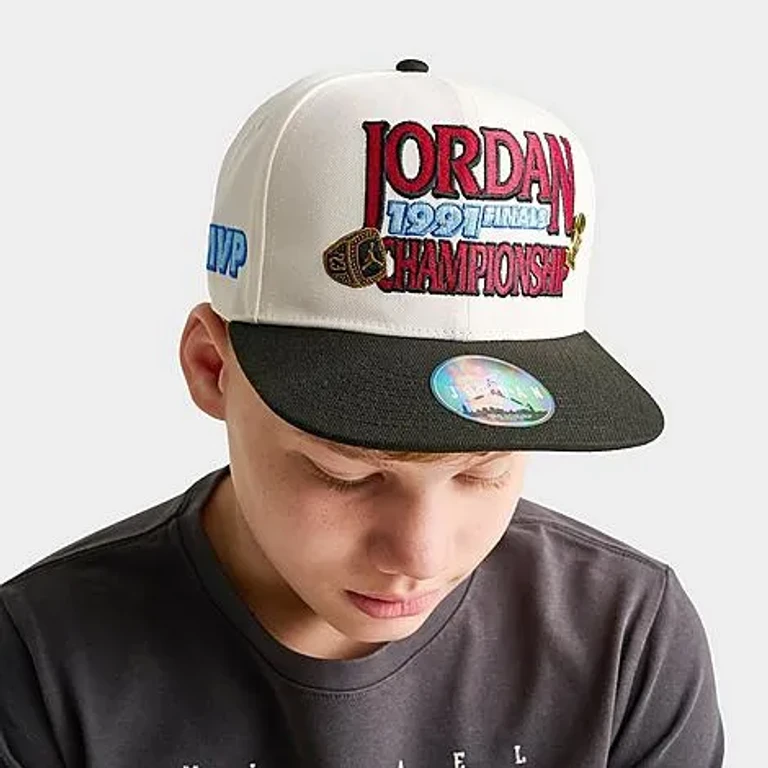 Jordan AJ6 1991 Finals Pro Snapback Hat in Pale Ivory/Black