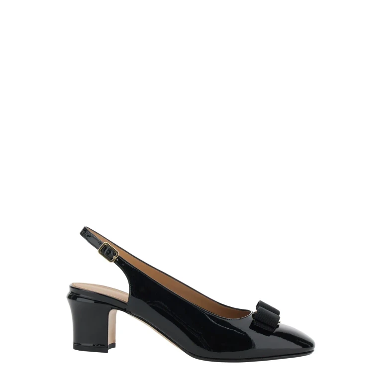 Ferragamo vetty Black Pumps With Logo Plate On The Front And Low Block Heel In Leather Woman