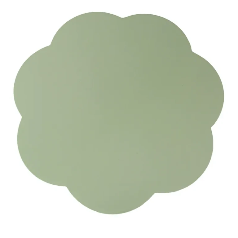 Addison Ross Scalloped Lacquer 13 Placemats, Set of 4