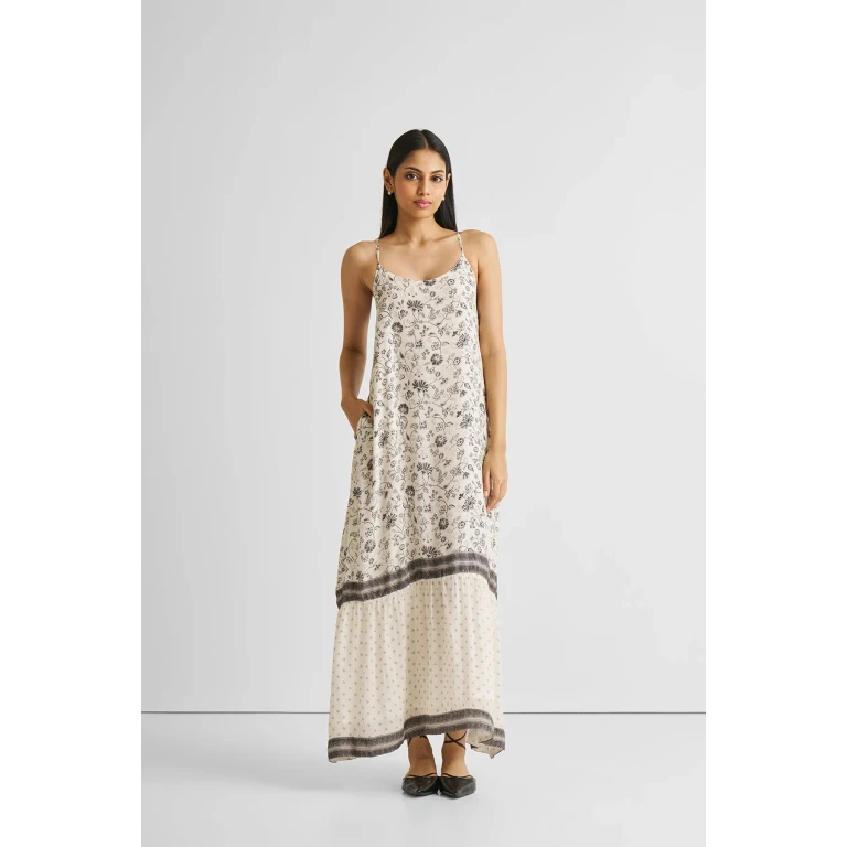 Flowy Maxi Dress in Black Florals