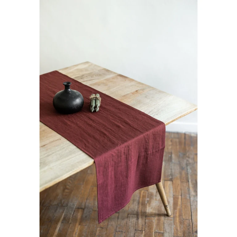 Linen table runner in Terracotta