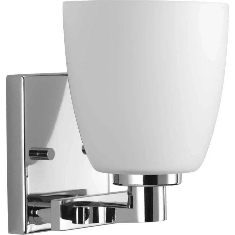 Polished Chrome One Light Bath Bracket from the Fleet Collection
