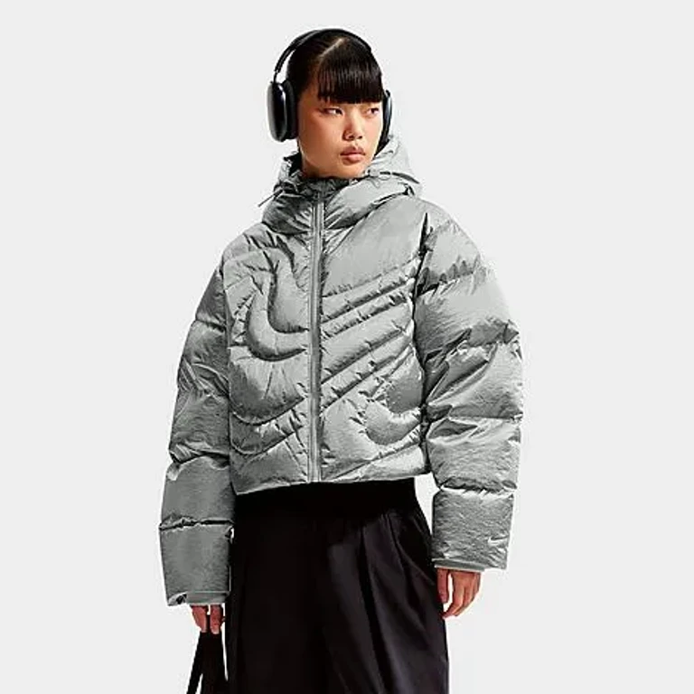 Nike Women's Sportswear Swoosh Series Therma-FIT Oversized Down Puffer Jacket in Metallic Silver/Light Smoke Grey Size: XS