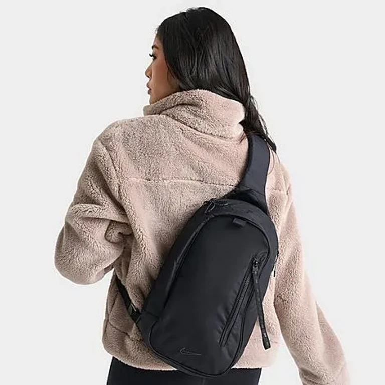 Nike Sportswear Commute Sling Bag (9L) in Black