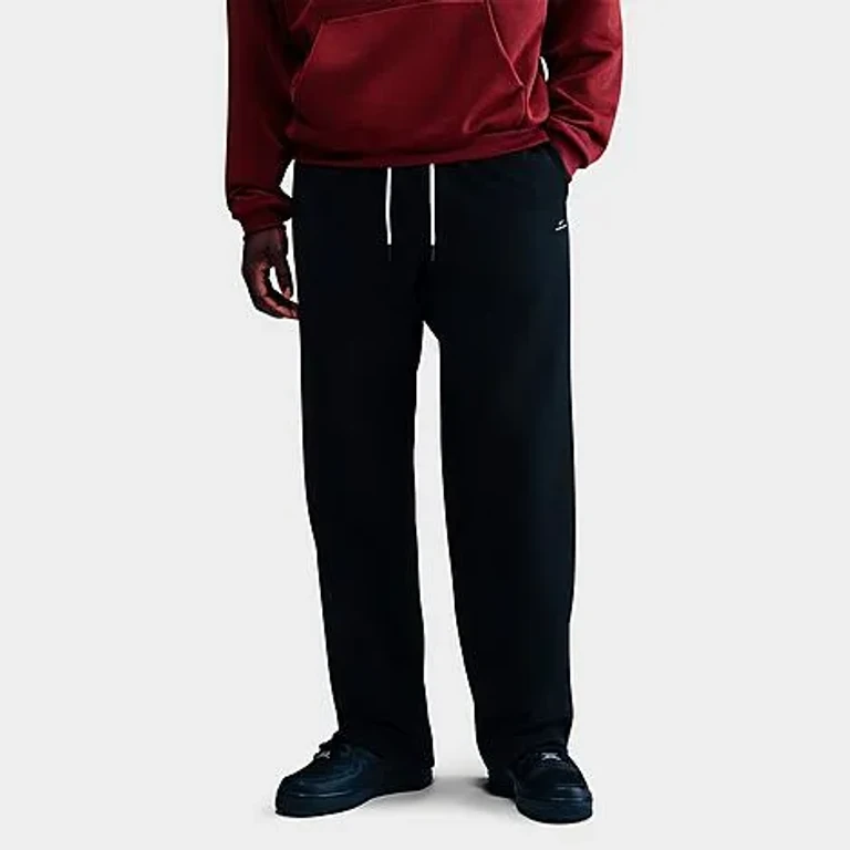 Nike Men's Standard Issue Therma-FIT Brushed Fleece Basketball Pants in Black/Pale Ivory Size: Small
