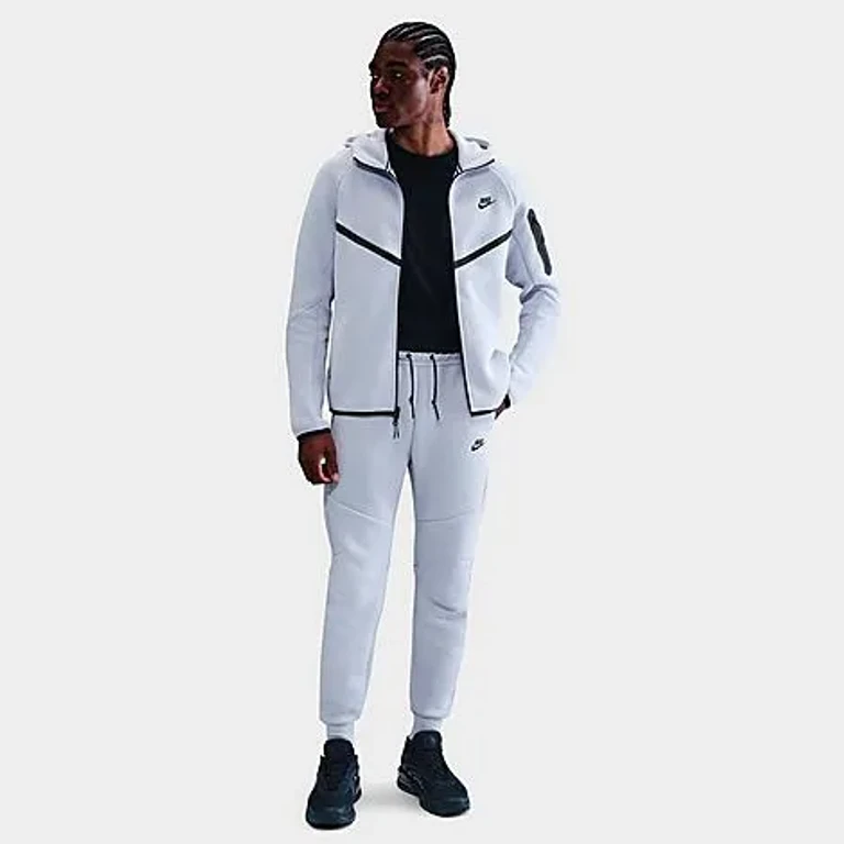 Nike Men's Tech Fleece Jogger Pants in Deep Night/Black Size: XS