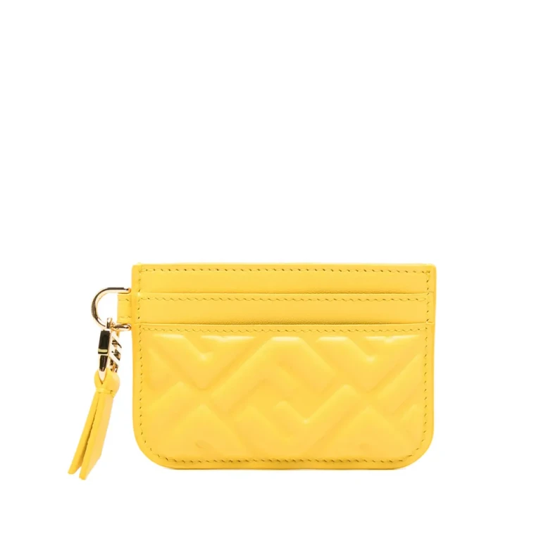 Cartera Fendi con logotipo en relieve