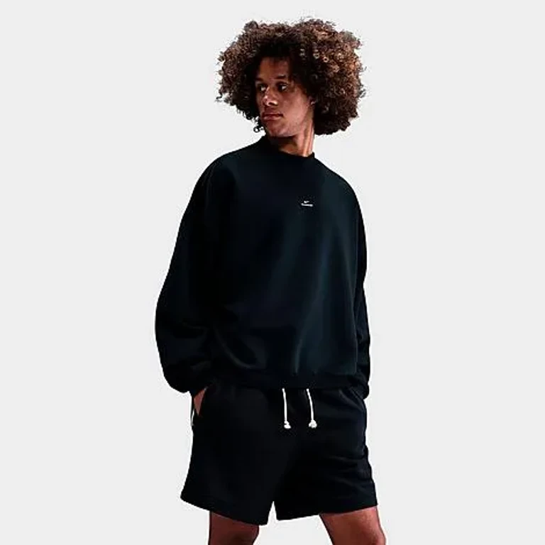 Nike Men's Standard Issue Therma-FIT Basketball Crewneck Sweatshirt in Black/Pale Ivory Size: Small