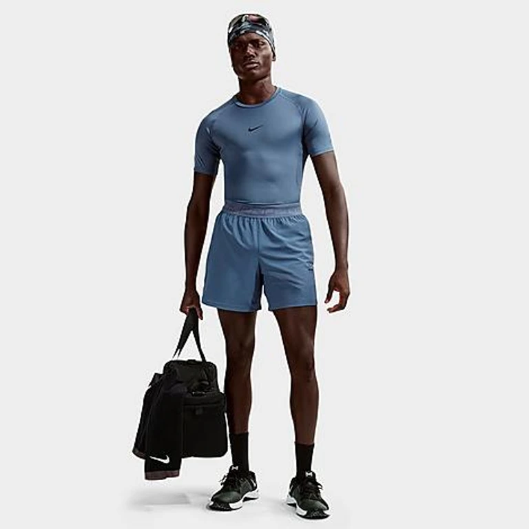 Nike Men's Pro Dri-FIT 6" Training Shorts in Diffused Blue/Black Size: Small