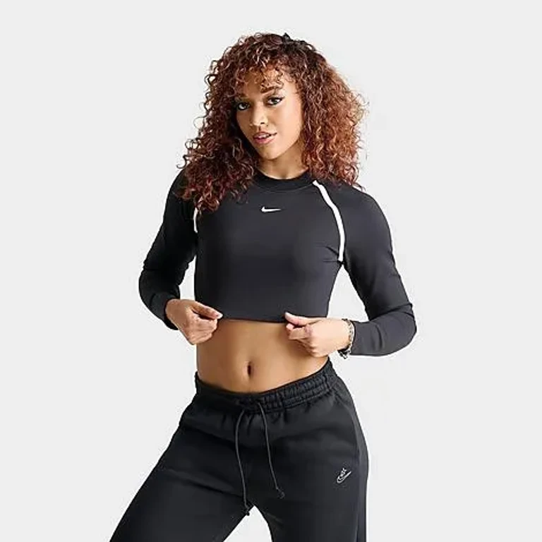 Nike Women's Sportswear Tight Long-Sleeve Crop Top in Black/Chalk Size: XS