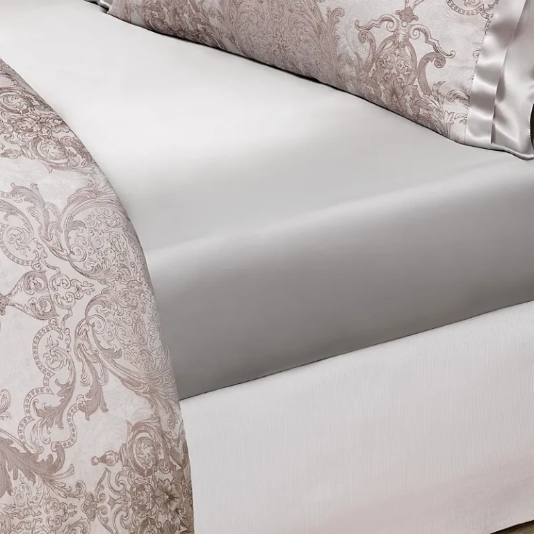 House of Textiles Raphael Silk Fitted Sheet, Queen