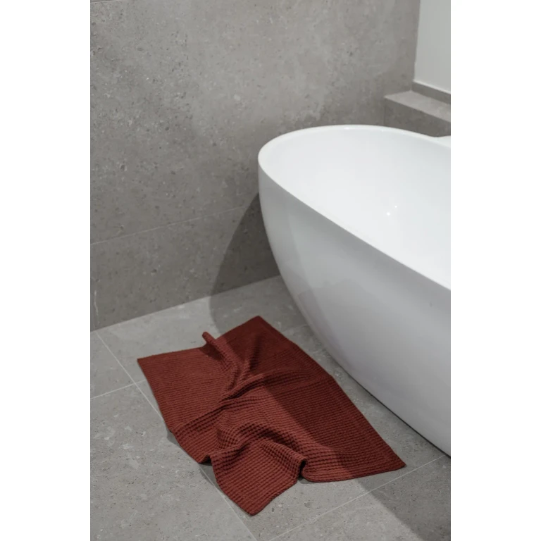 Linen bath mat