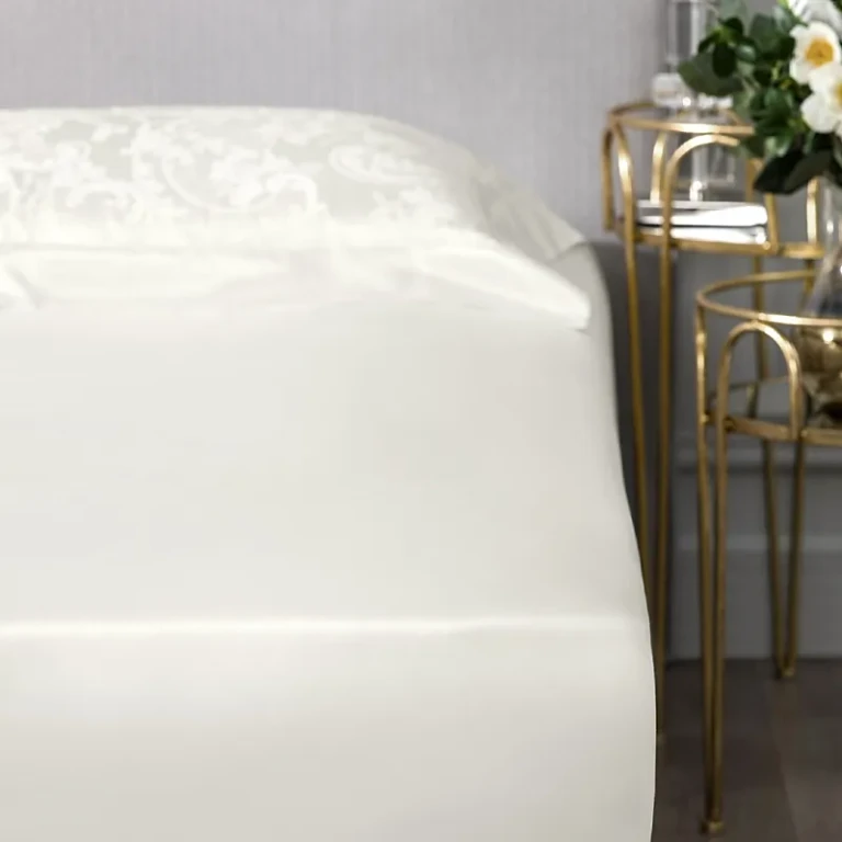 House of Textiles Lara Silk Fitted Sheet, Queen - Exclusive