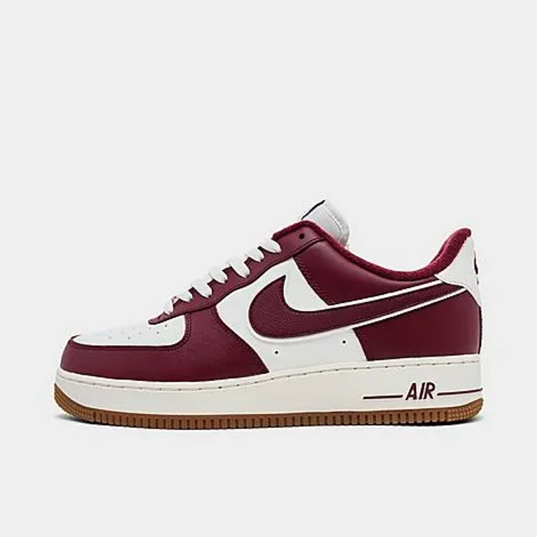 Nike Homme Air Force 1 '07 LV8 SE Varsity Chaussures décontractées en Sail/Night Maroon/Gum Med Brown