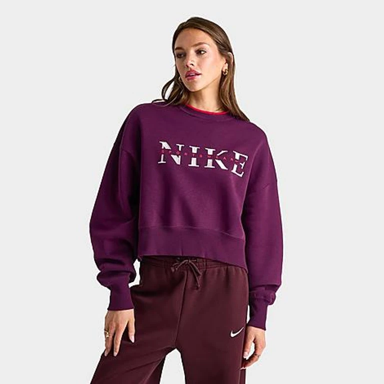 Nike Women's Sportswear Phoenix Fleece Oversized Crewneck Sweatshirt in Bordeaux Size: XS