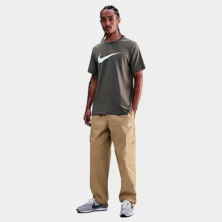 Nike Men's Sportswear Club Woven Cargo Pants in Parachute Beige/White Size: XS