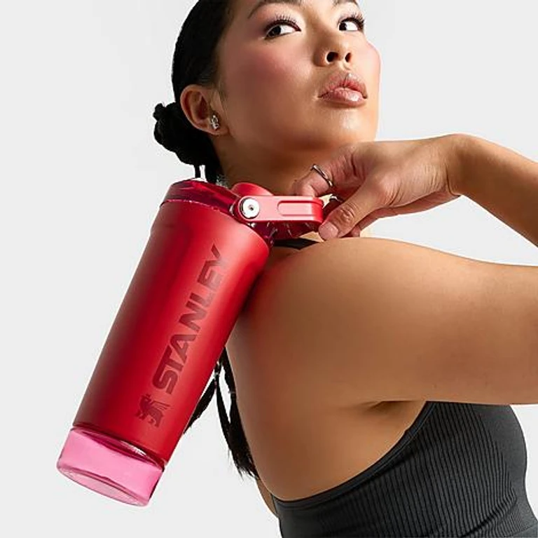 Stanley Activate Shaker Bottle (20oz) in Chili Red