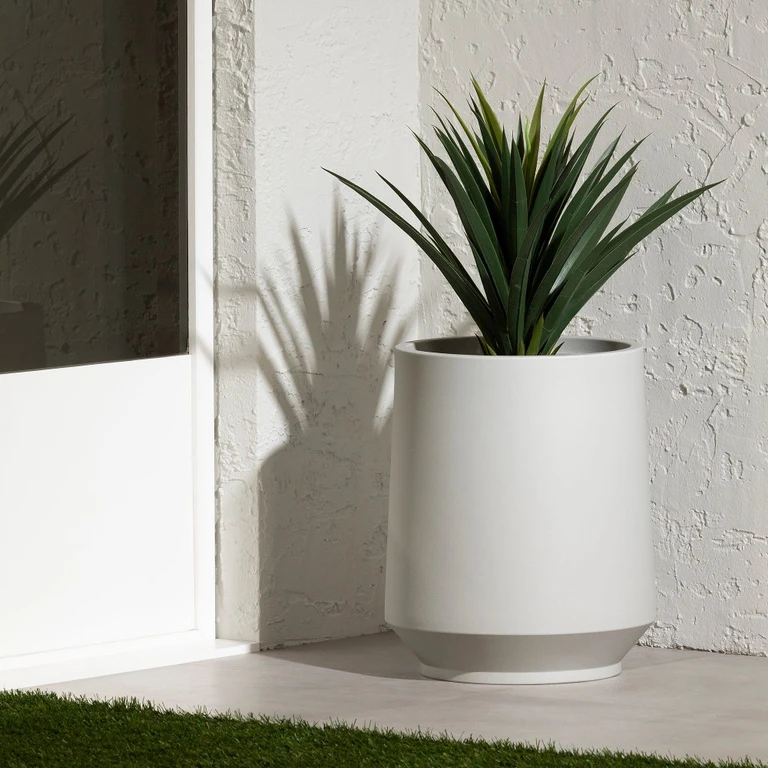 Dalya Greige 19" Outdoor Planter