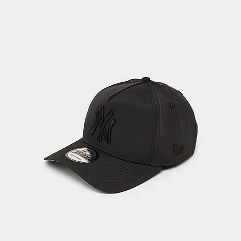 New Era New York Yankees MLB 9FORTY A-Frame Nylon Snapback Hat in Black