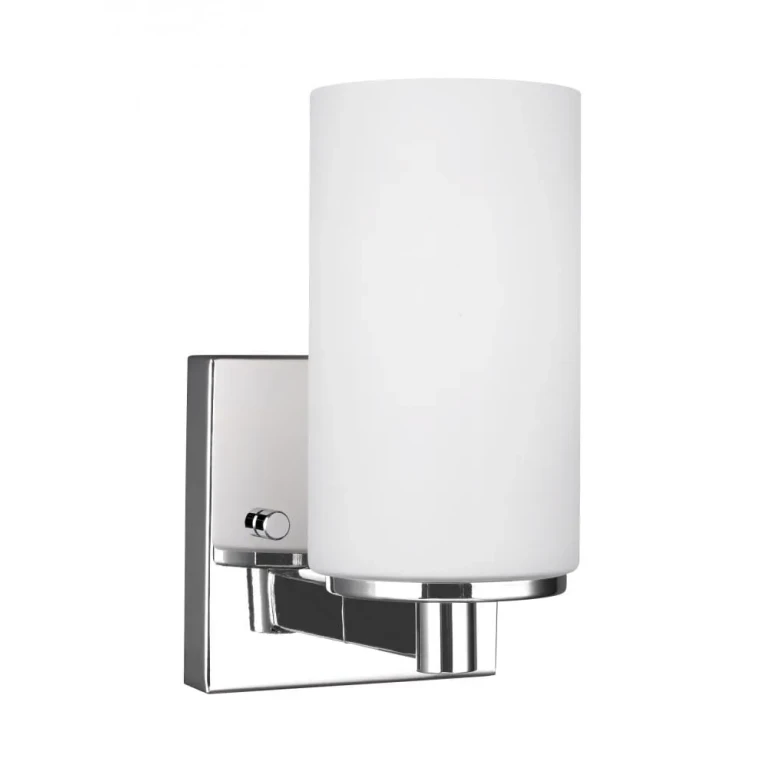 Chrome One Light Wall Bath Sconce from the Hettinger Collection