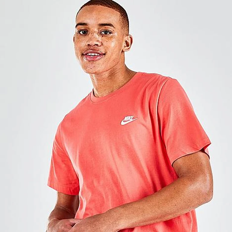 Nike Men's Sportswear Club T-Shirt in Magic Ember Size: XS