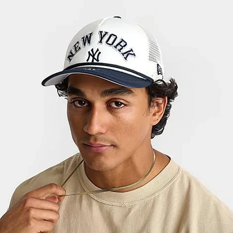 New Era New York Yankees MLB 9FORTY M-Crown Snapback Hat in White/Navy