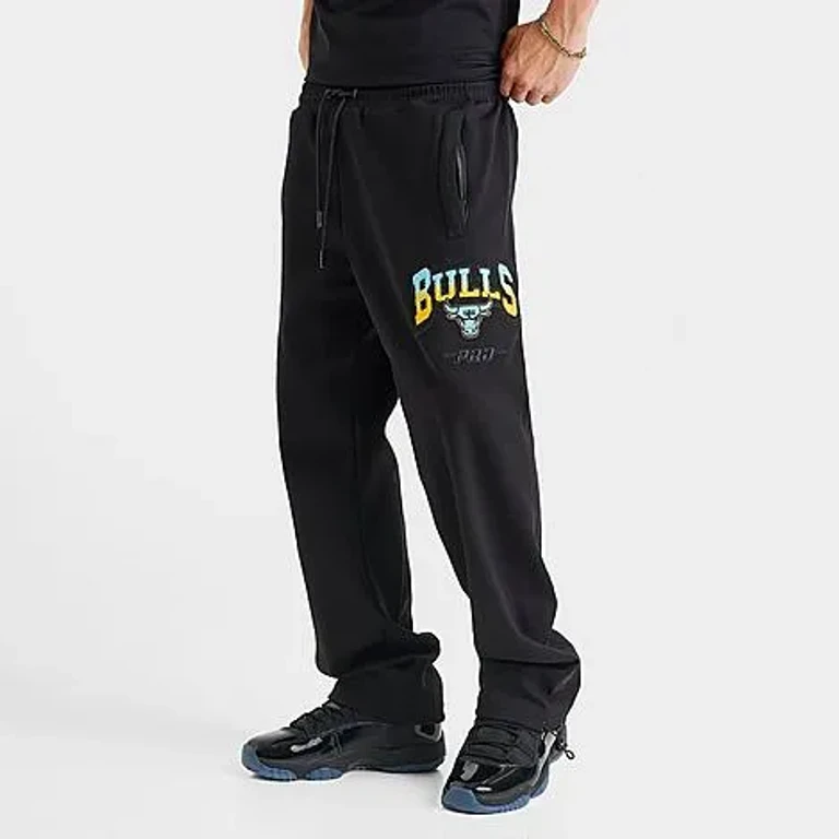 Pro Standard Men's Chicago Bulls NBA Gamma 6-Time Champs Fleece Sweatpants in Black/Gamma Blue/Maize Size: Small
