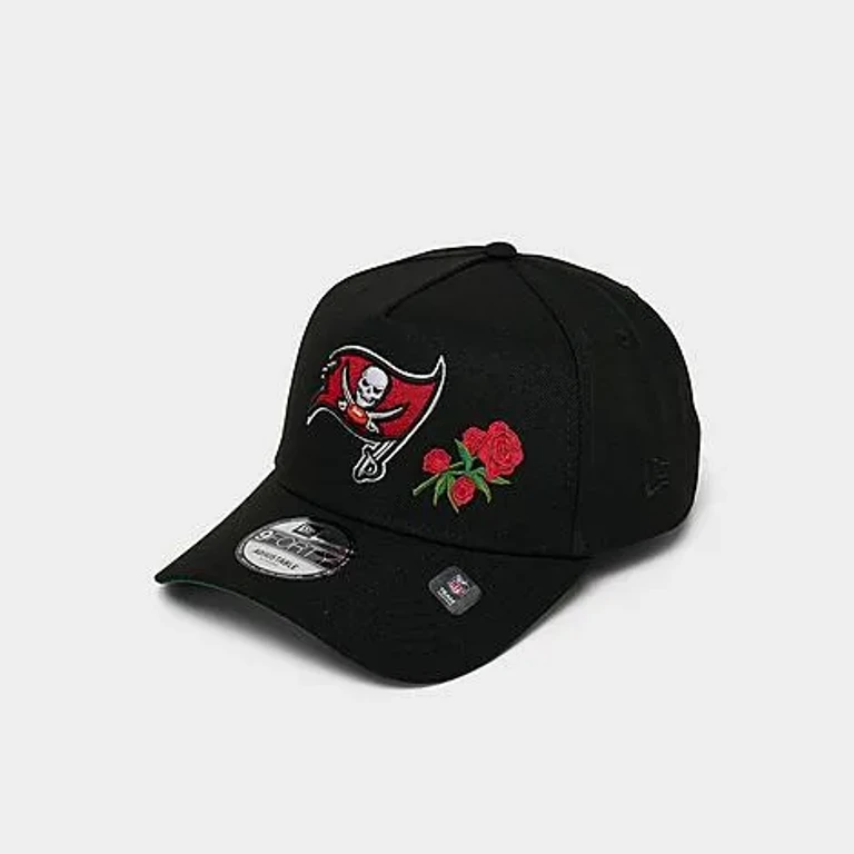 New Era Tampa Bay Buccaneers NFL Rose 9FORTY A-Frame Snapback Hat in Black/White/Red