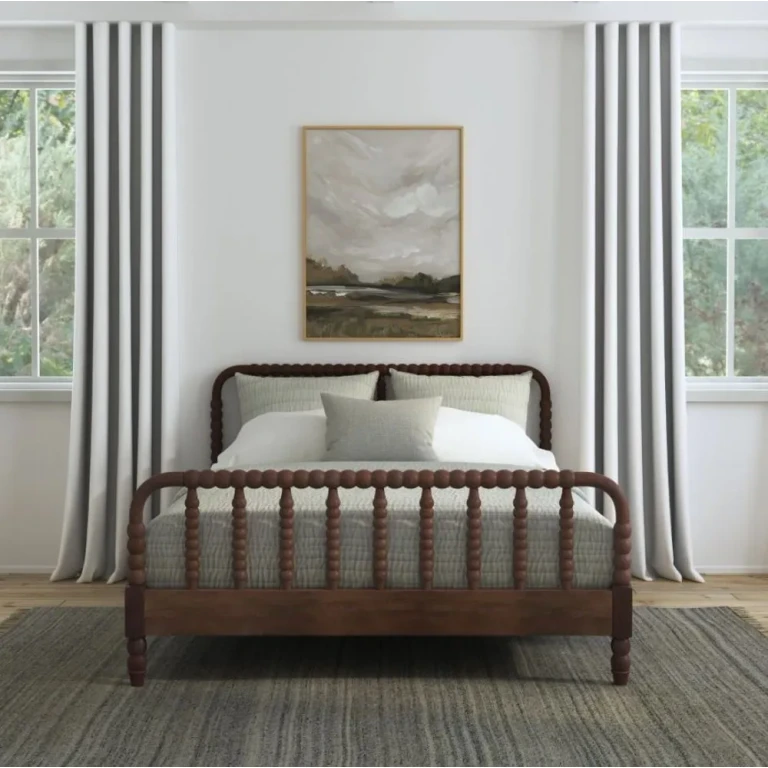 Spindle Queen Mahogany Bed