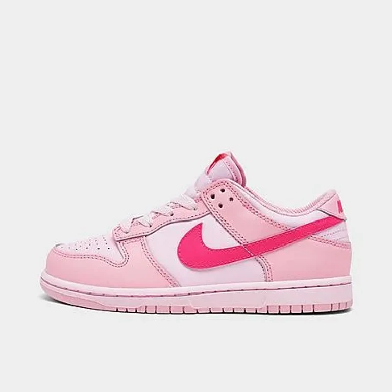Nike bambini Dunk Low scarpe casual in Medium Soft Pink/Pink Foam/Hyper Pink