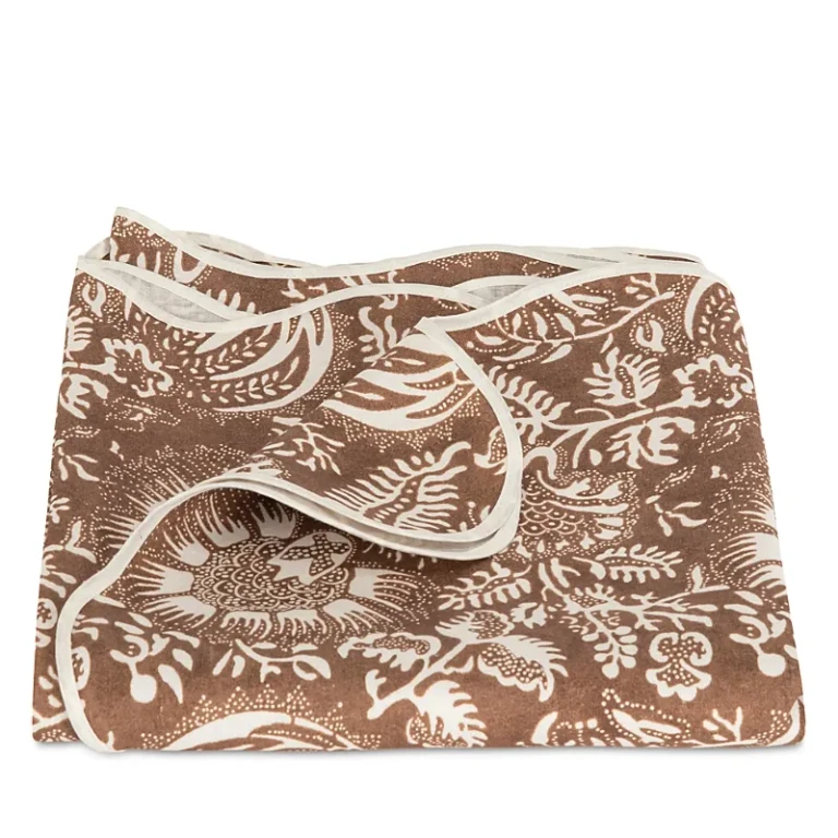 Matouk Granada Round Tablecloth, 108