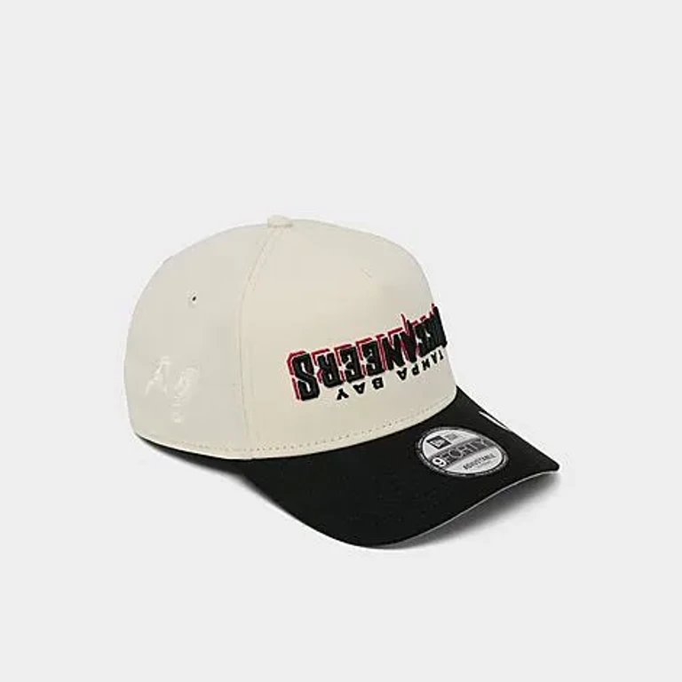 New Era Women's Tampa Bay Buccaneers NFL 9FORTY Upside Down A-Frame Snapback Hat in Chrome/Black