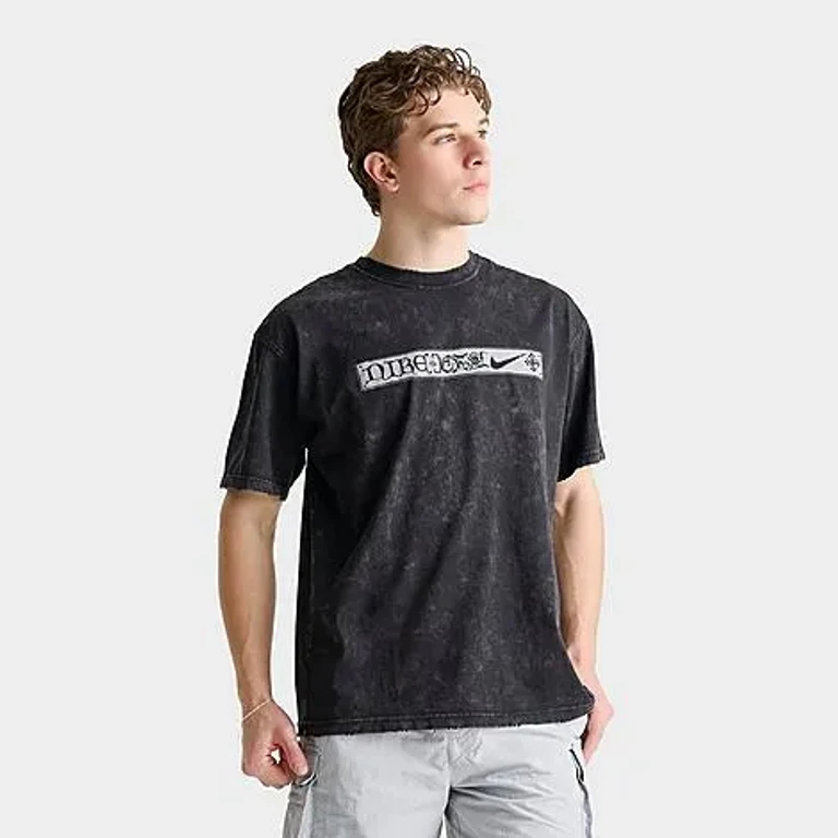 Nike Men's Sportswear Camelot T-Shirt in Black Size: Small