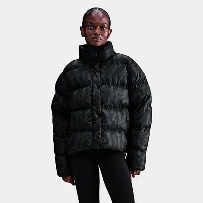 Nike Women's Sportswear Therma-FIT Puffer Jacket in Black Size: XS