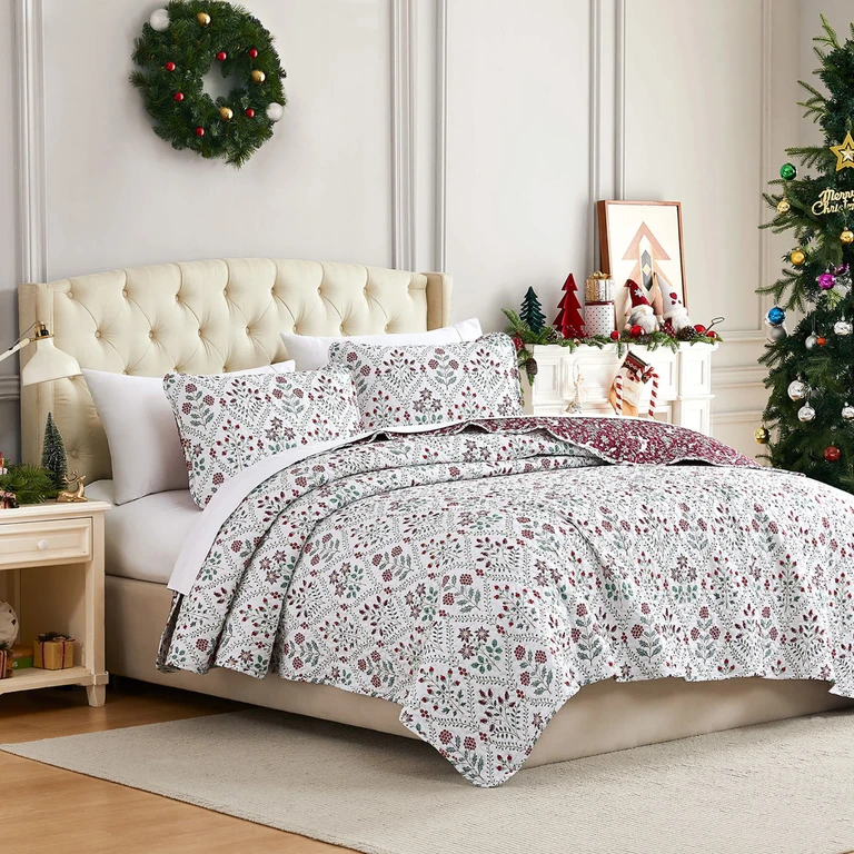 Holiday Harmony Oversized Quilt Set