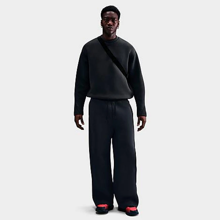 Nike Men's Tech Fleece Loose Fit Crewneck Sweatshirt in Anthracite/Black Size: XS