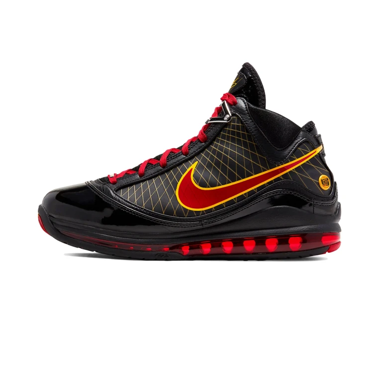 Men's Lebron Vii Qs Sneakers